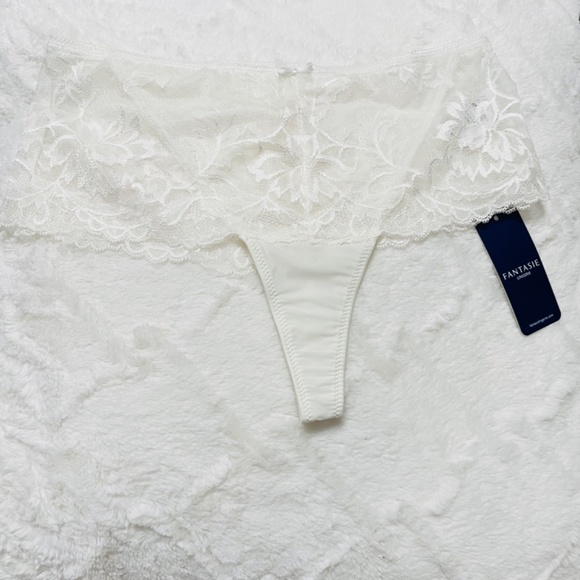 Fantasie Set - Ivory Lace Bralette & Brazilian Thong Set - Picture 5 of 16